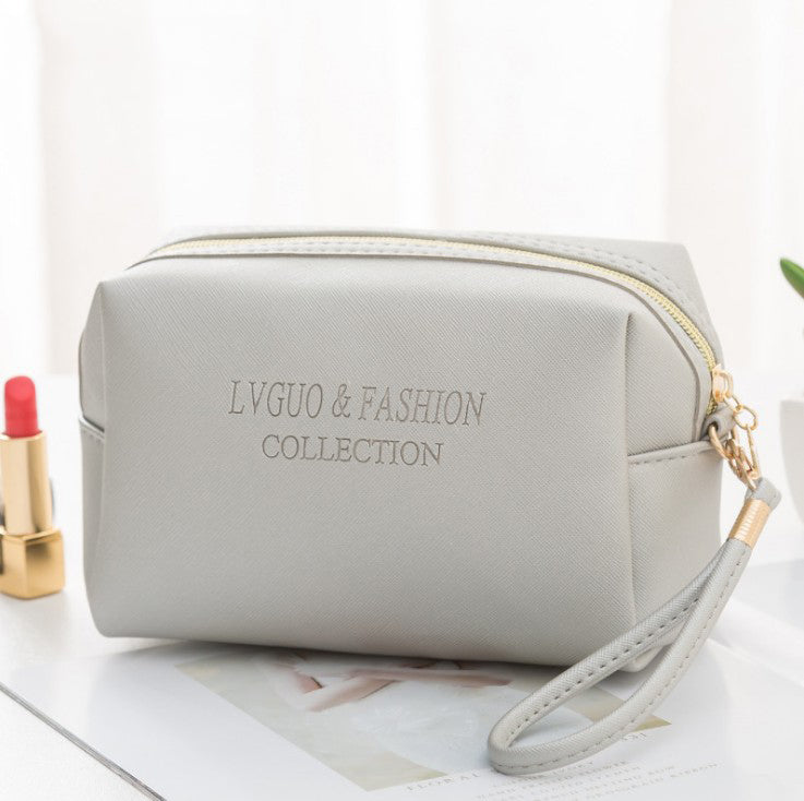 Exquisite Portable Makeup Bag — Stylish & Practical Organizer